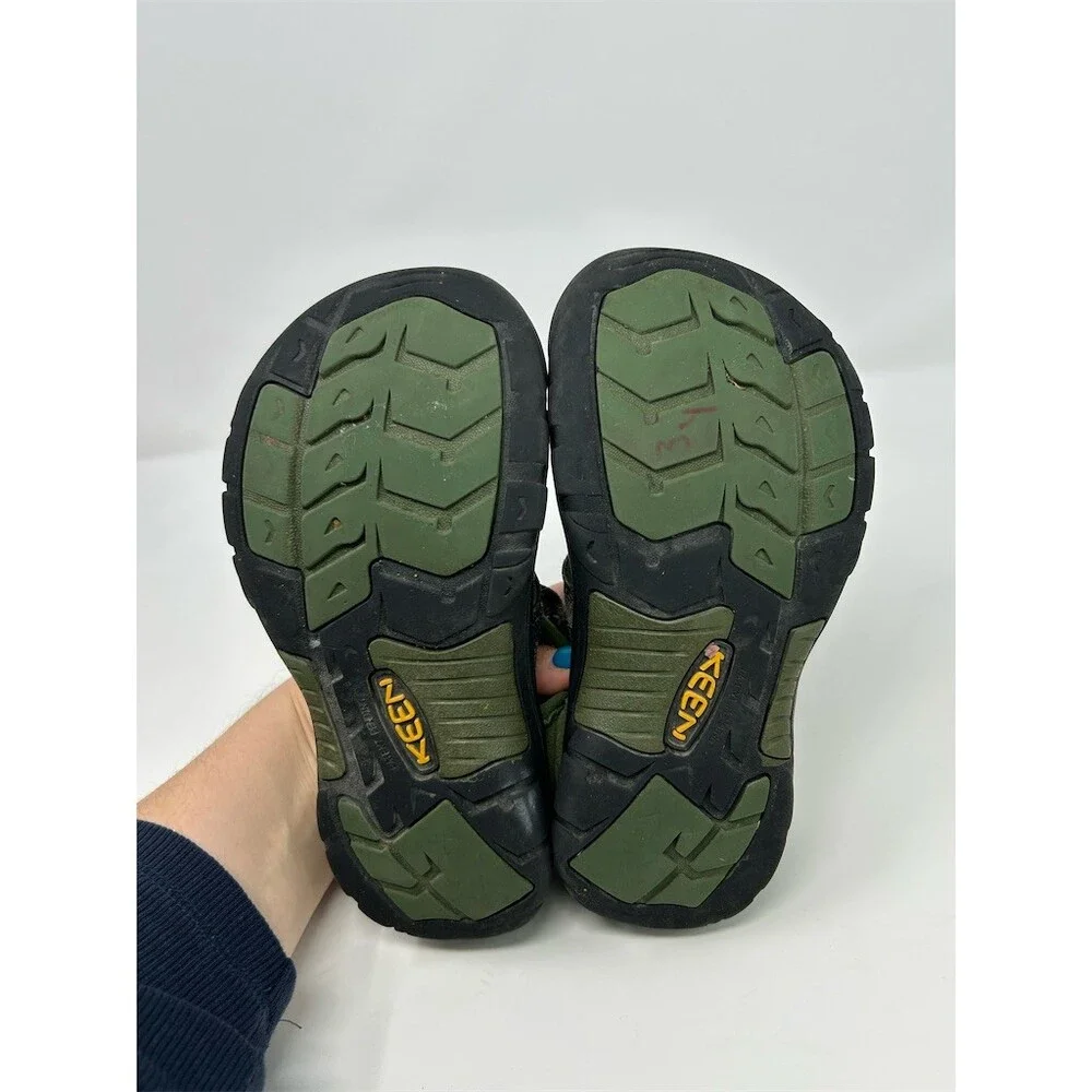 KEEN Newport H2 Youth Sport Sandals Green Camo Closed Toe Waterproof Size 2
